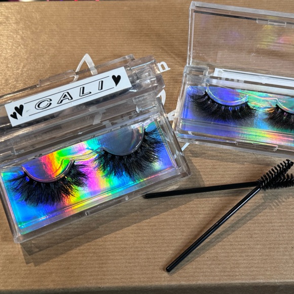 ✨1-10 or 2-18✨25mm 👌🏼Quality Lashes (comes with spool and info on upkeep) - Picture 5 of 15